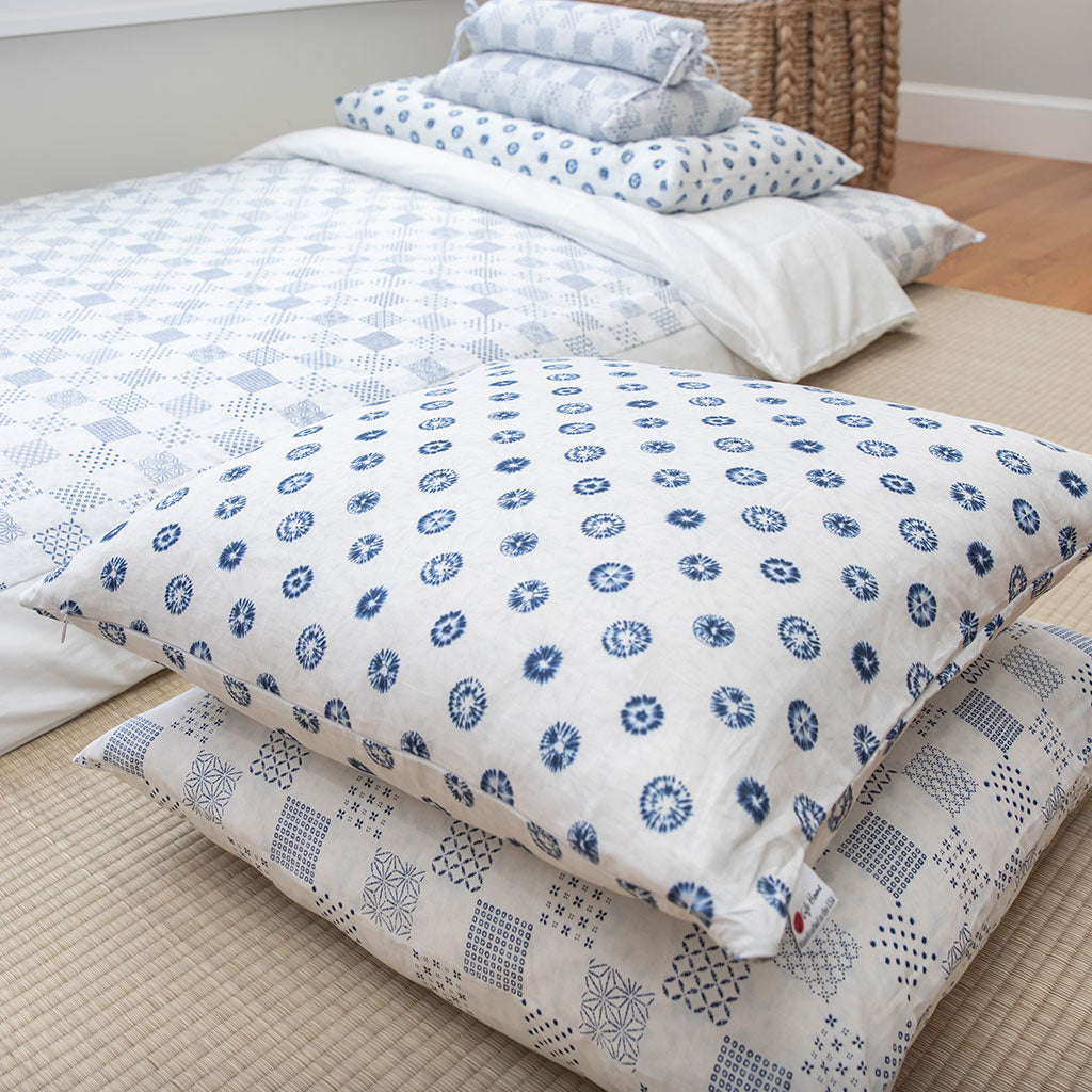 J-Life Dandelion White Buckwheat Hull Pillow