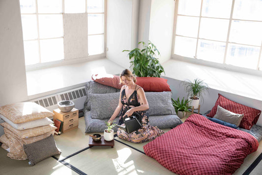 The Art of Rolling Away: Living Light with a Shikifuton