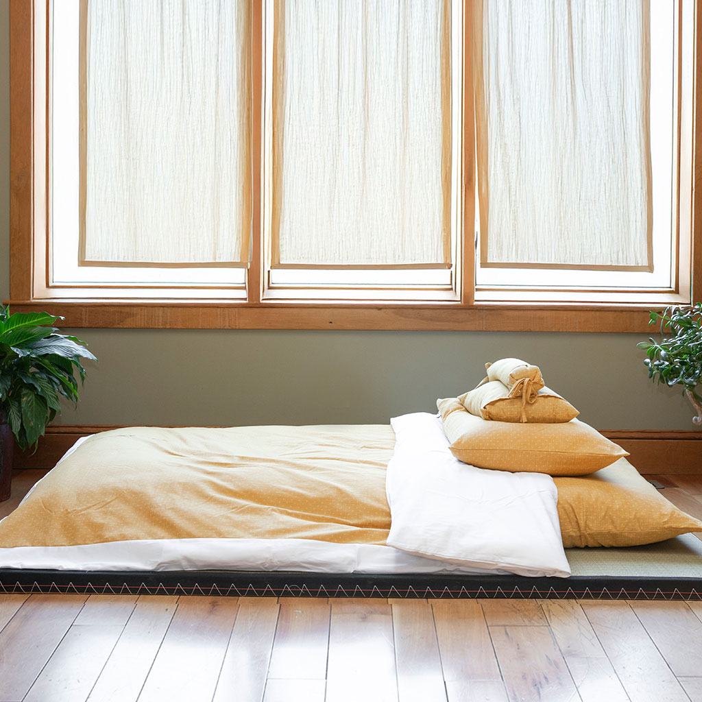 J-Life Kin Gold Custom Kakefuton with Removable Cover