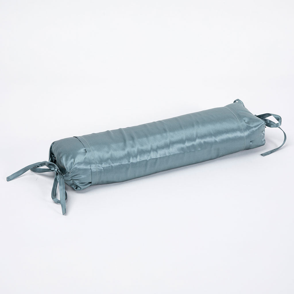 J-Life Shiruku Silk Arctic Buckwheat Hull Pillow