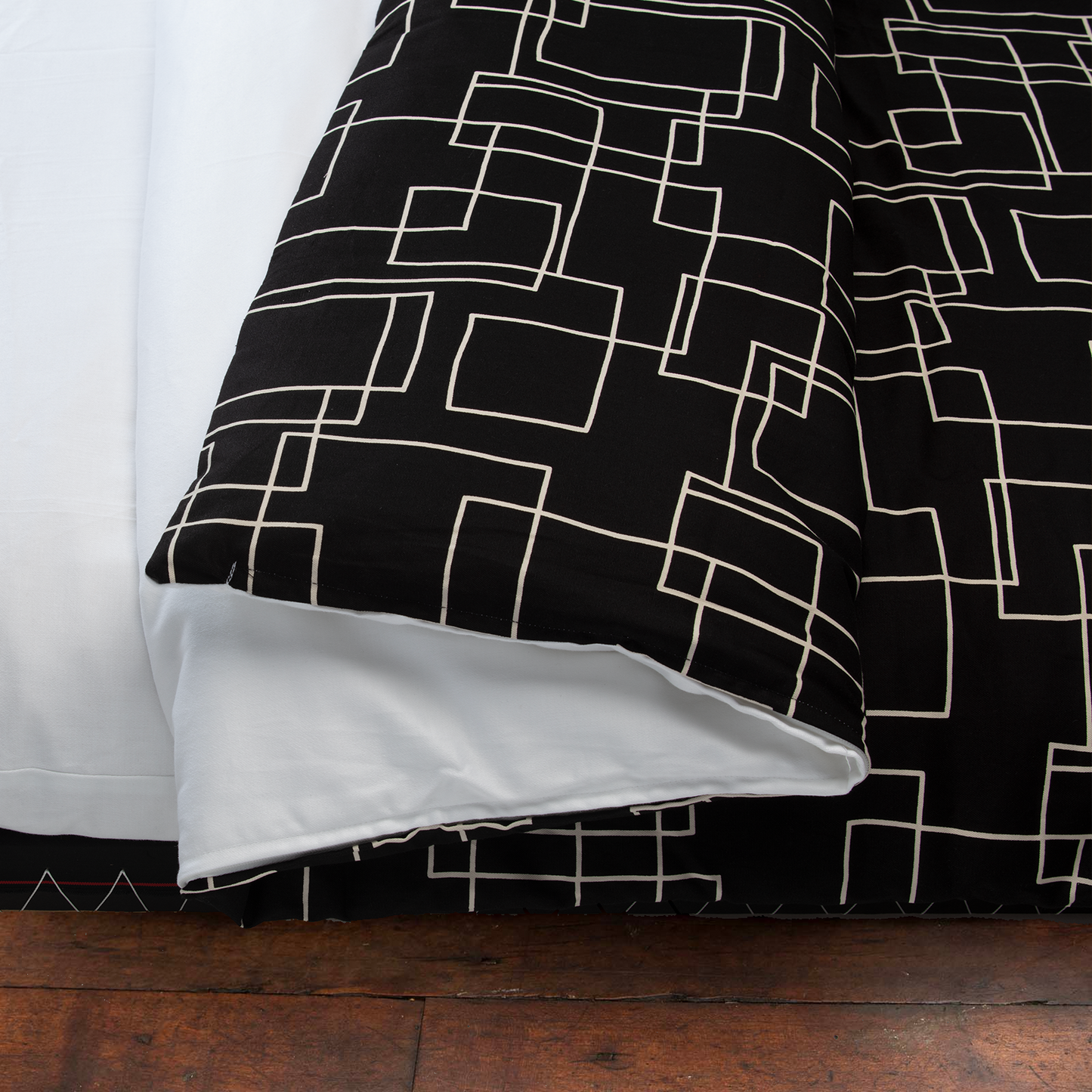J-Life Shikaku Black Custom Kakefuton with Removable Cover_Kakefutons