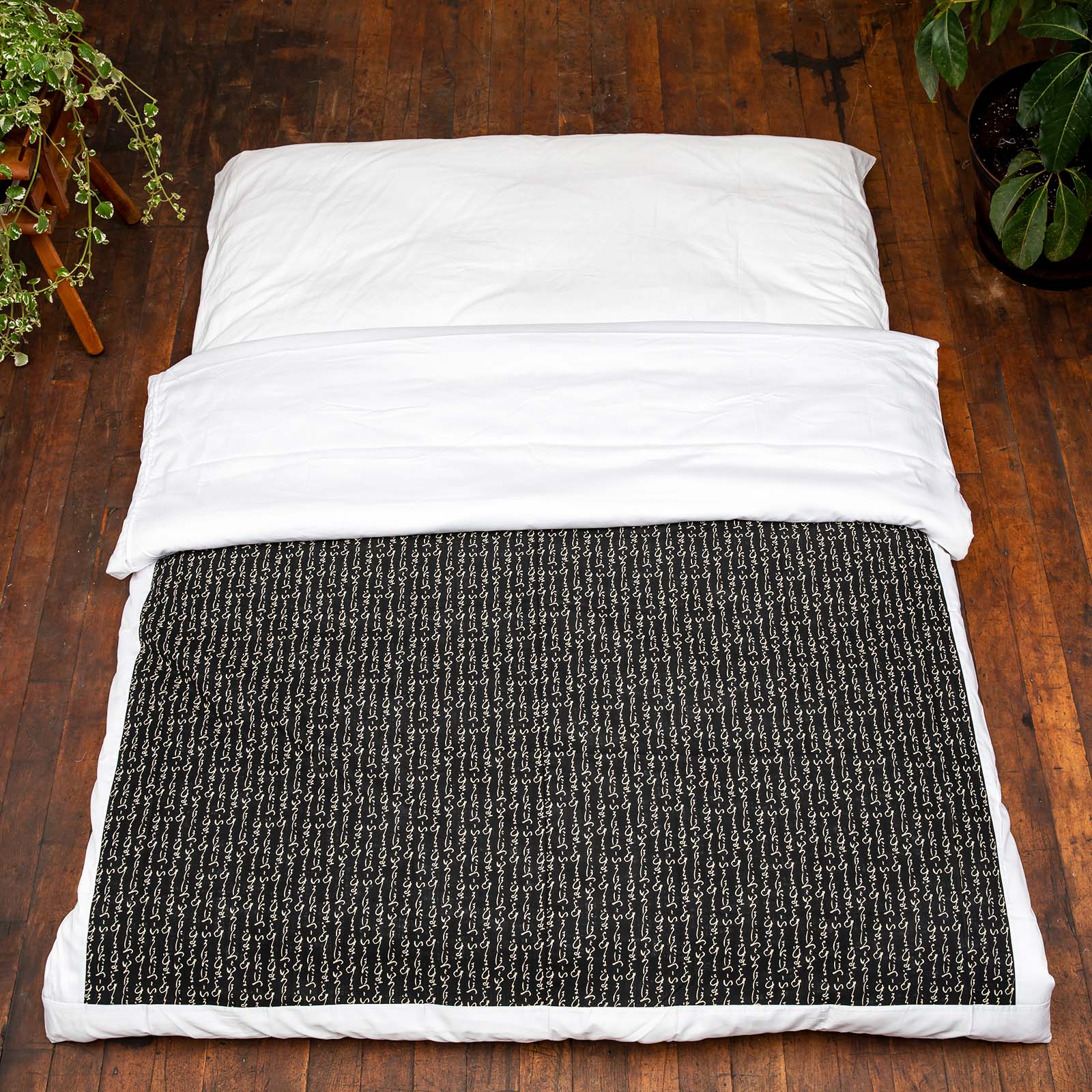 J-Life Kanji Black Custom Kakefuton with Removable Cover_Kakefutons