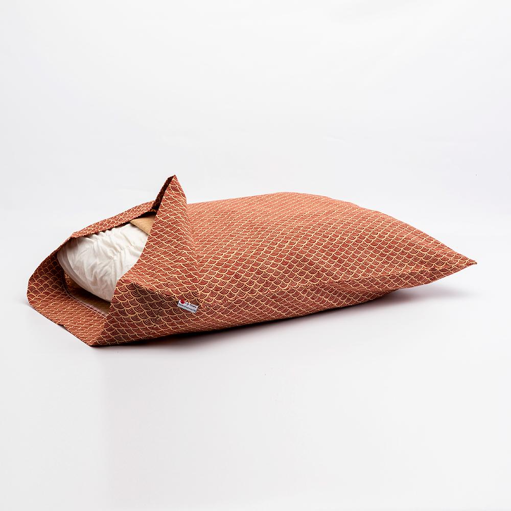 J-Life Nami Red Pillowcase_Pillows & Shams_Pillowcase